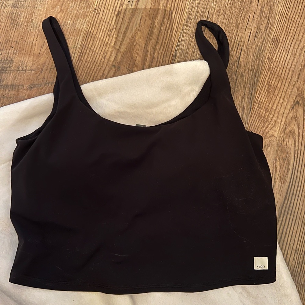 NWOT Vuori black crop bra Tank Top XL
